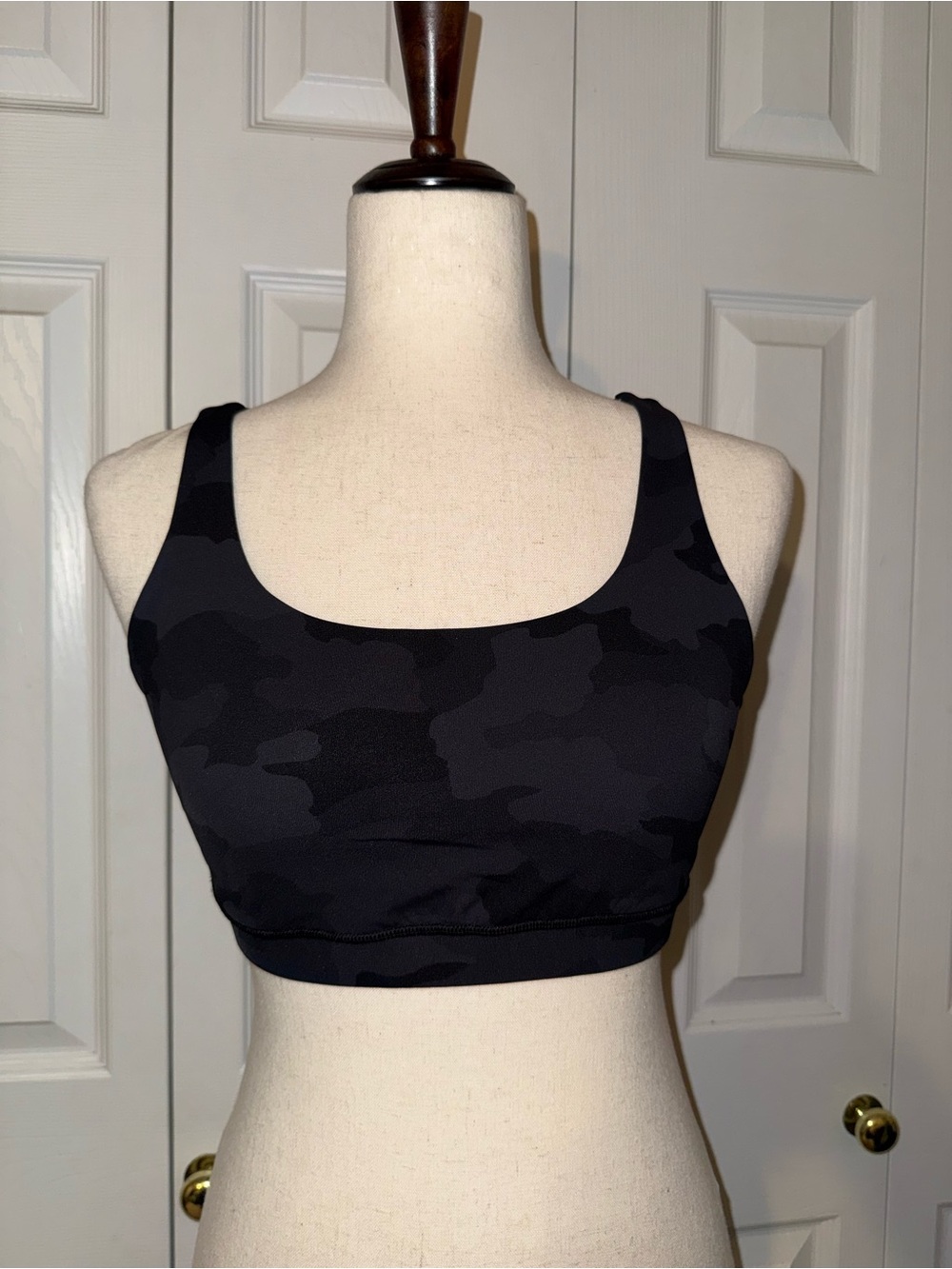 Lululemon camo sports bra size 8